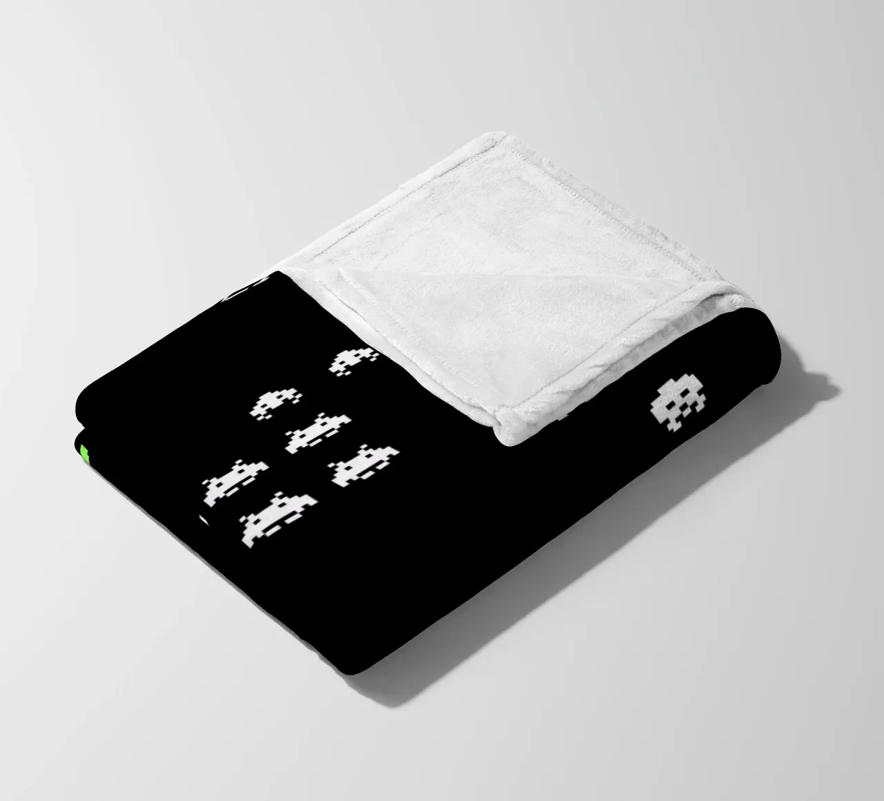 Weltraum-Invasoren Fleecedecke von Rafa Gomes