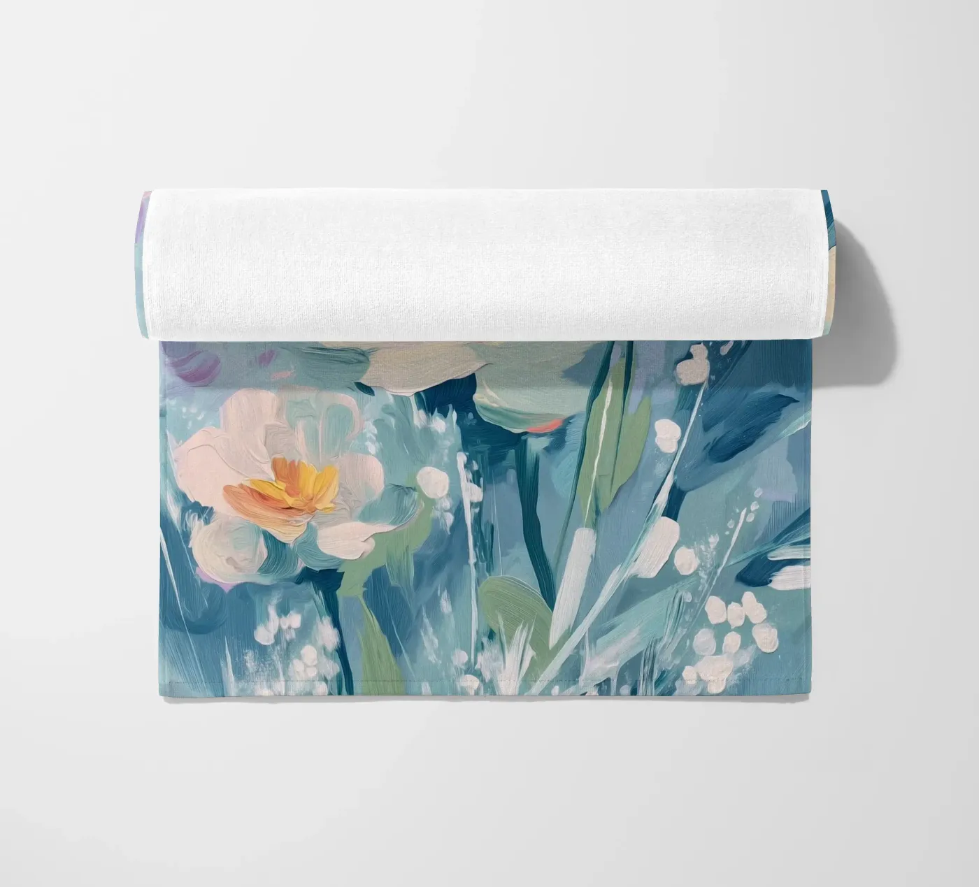 Soft Light Bloom strandhanddoek van Amelie Rose