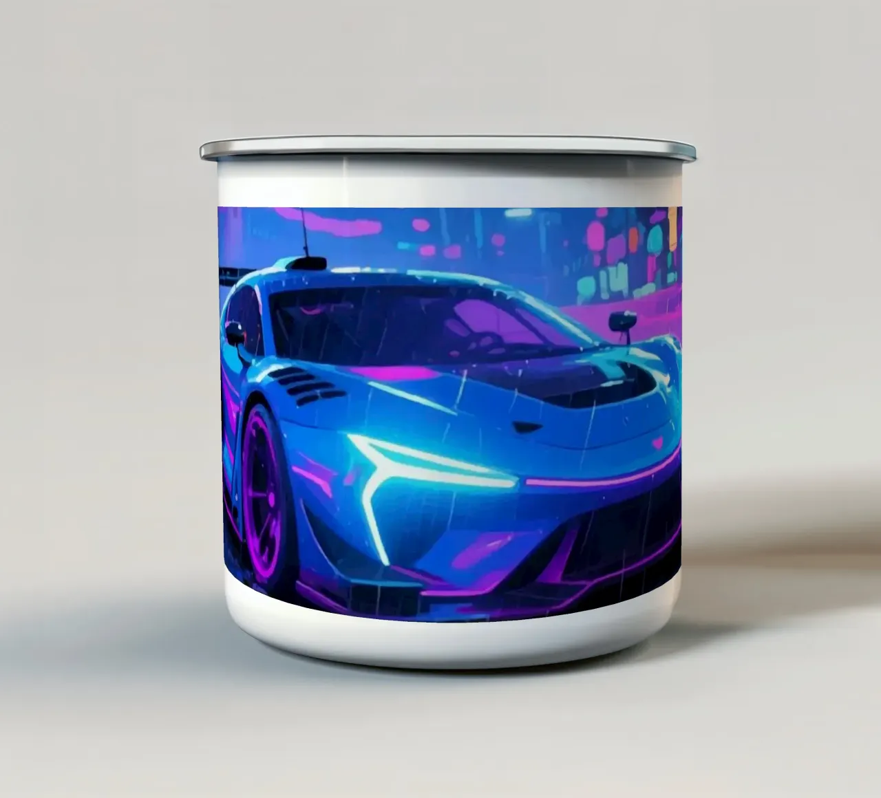 Pilota d'auto su un circuito cittadino notturno tazza in smalto da Slash Shop