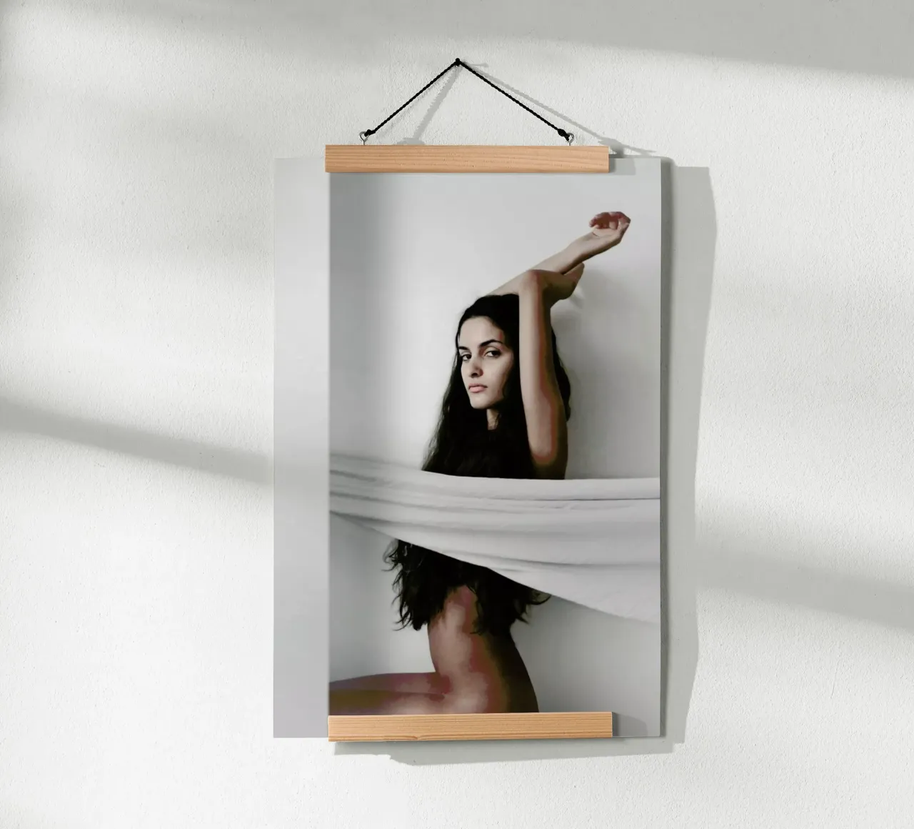 Gina poster con telaio in alluminio da George Griefy