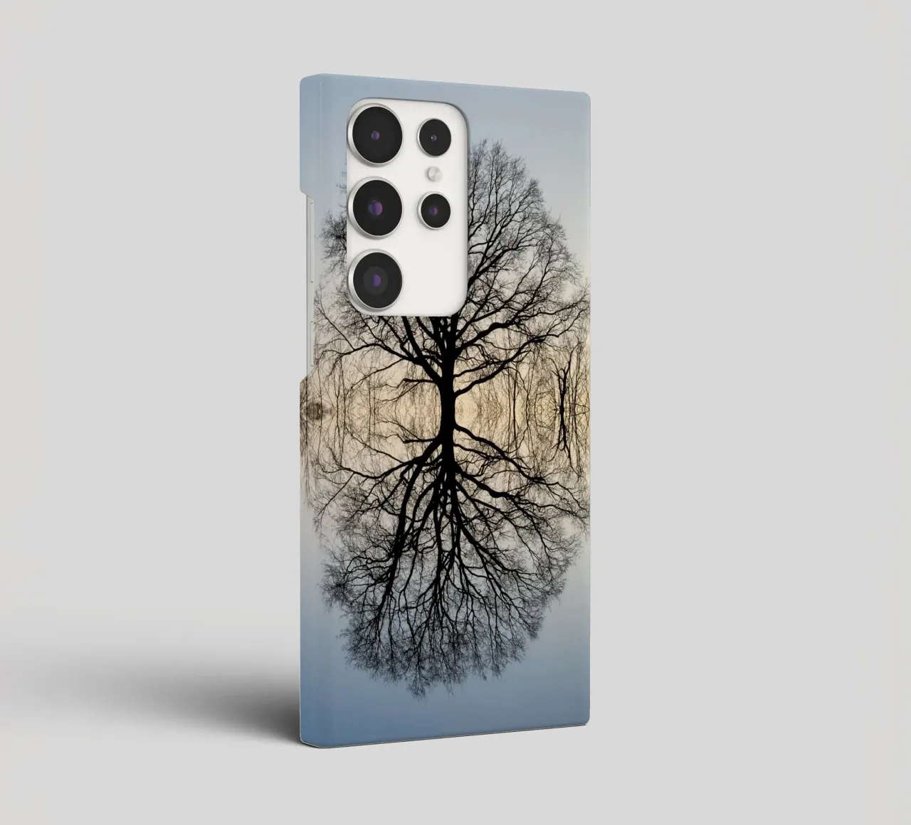 Riflesso di un albero in inverno cover samsung da Heidemüllerin