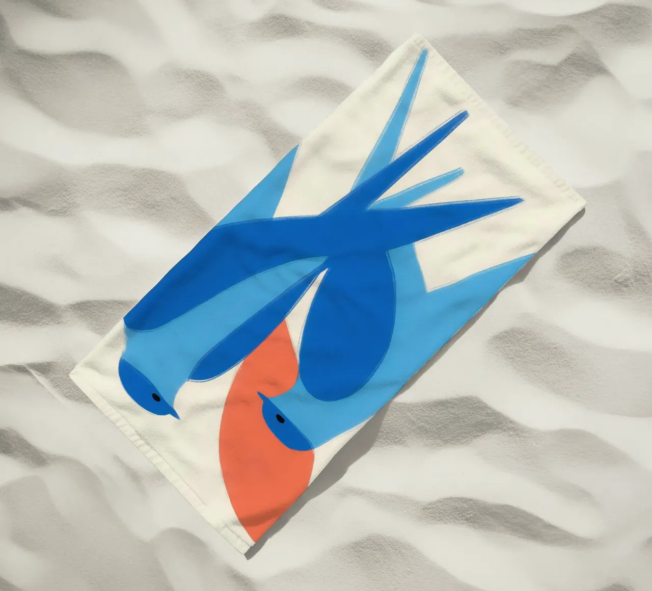 Twee zwaluwen | Paring en harmonie strandhanddoek van Autofocus