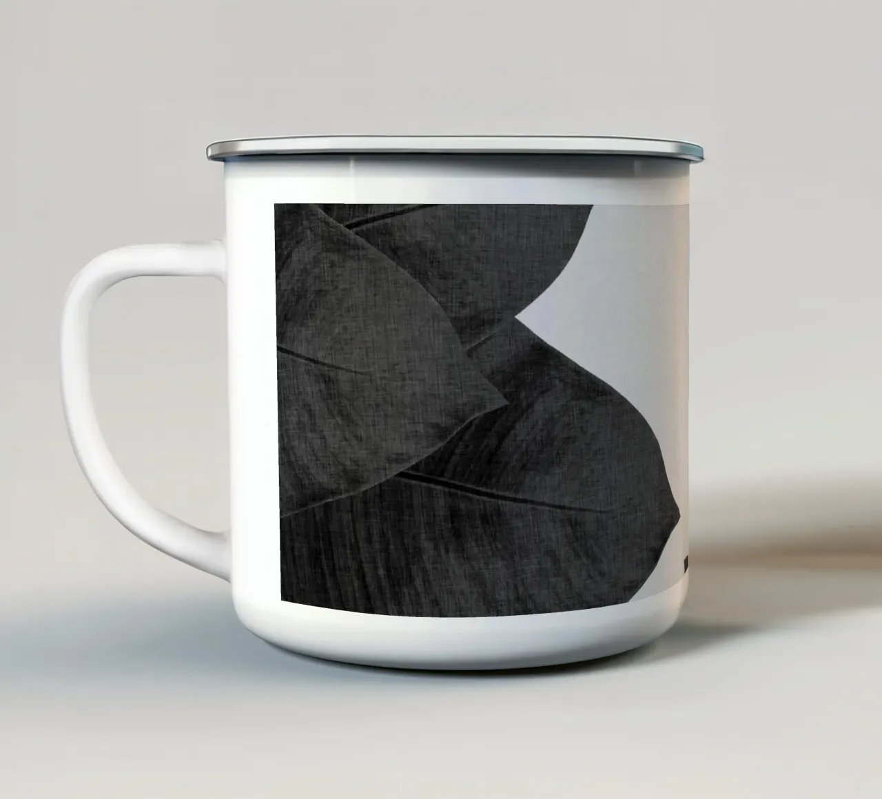 Foglia di banana in bianco e nero I tazza in smalto da Orara Studio
