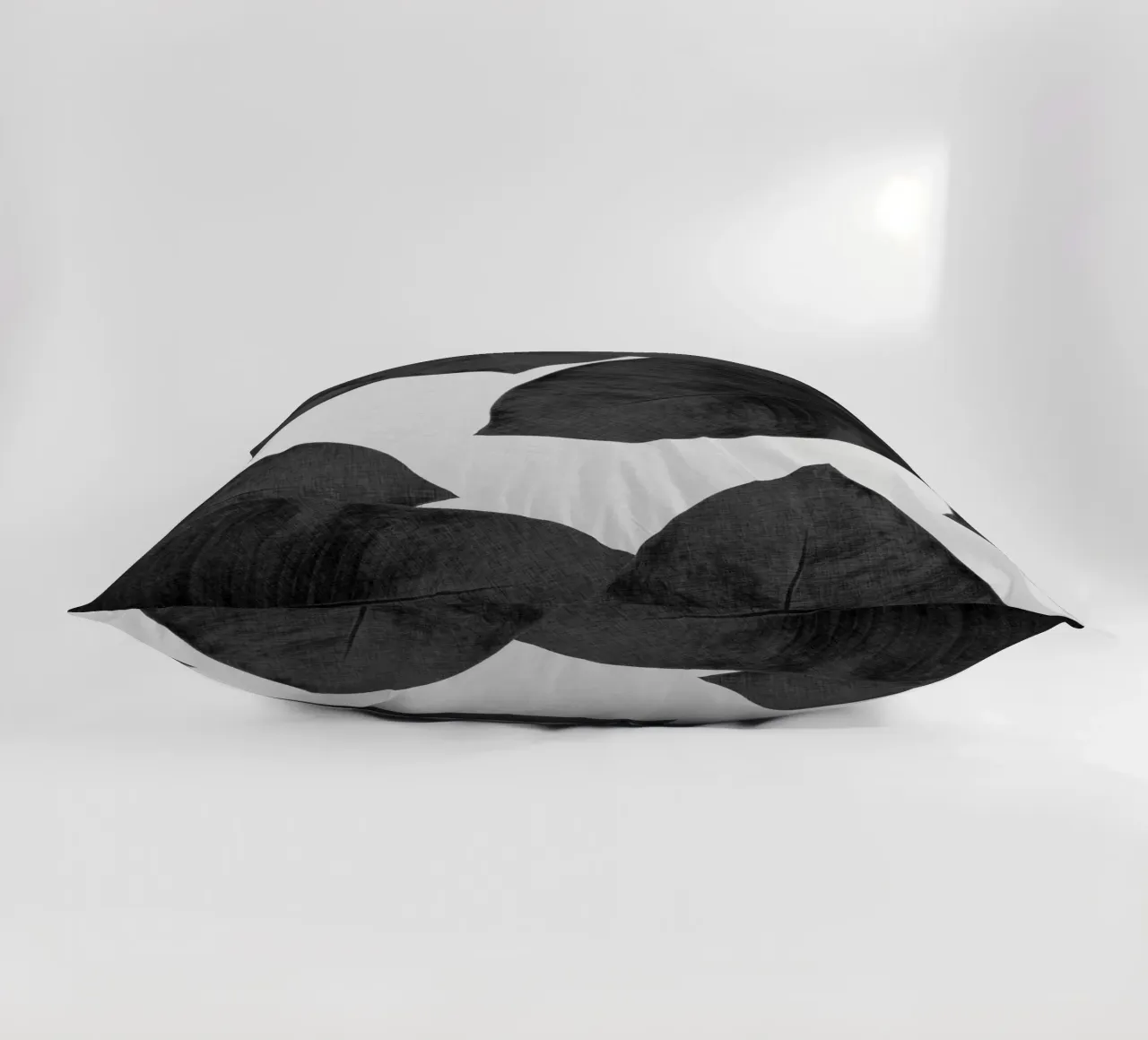 Foglia di banana in bianco e nero II cuscino da Orara Studio