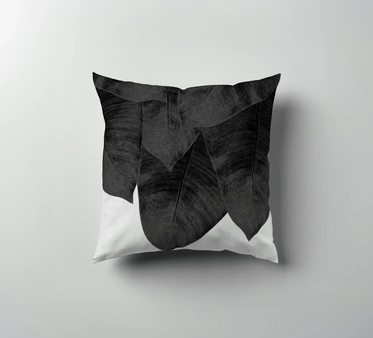 Foglia di banana in bianco e nero III cuscino da Orara Studio