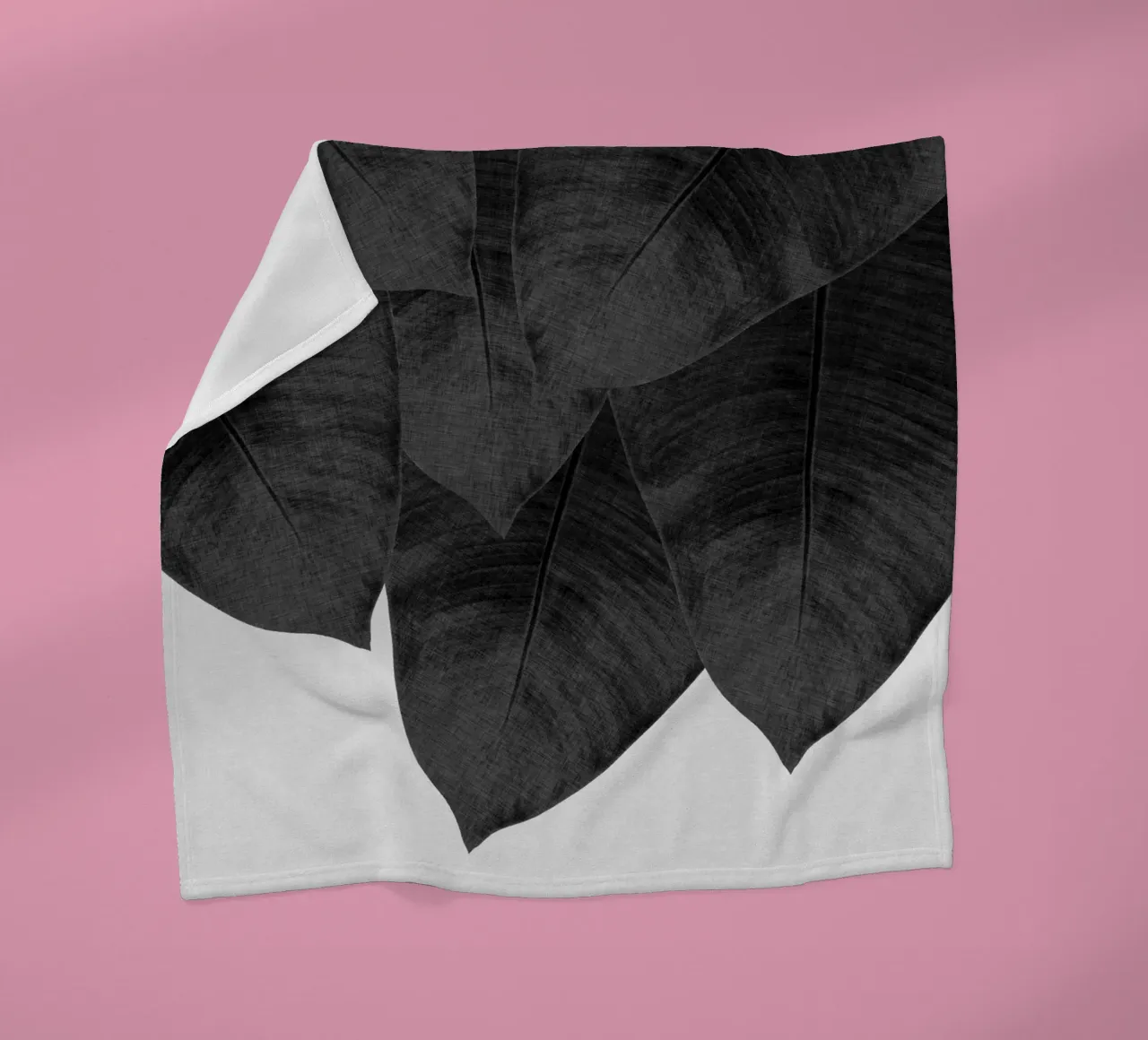 Foglia di banana in bianco e nero III coperta in pile da Orara Studio