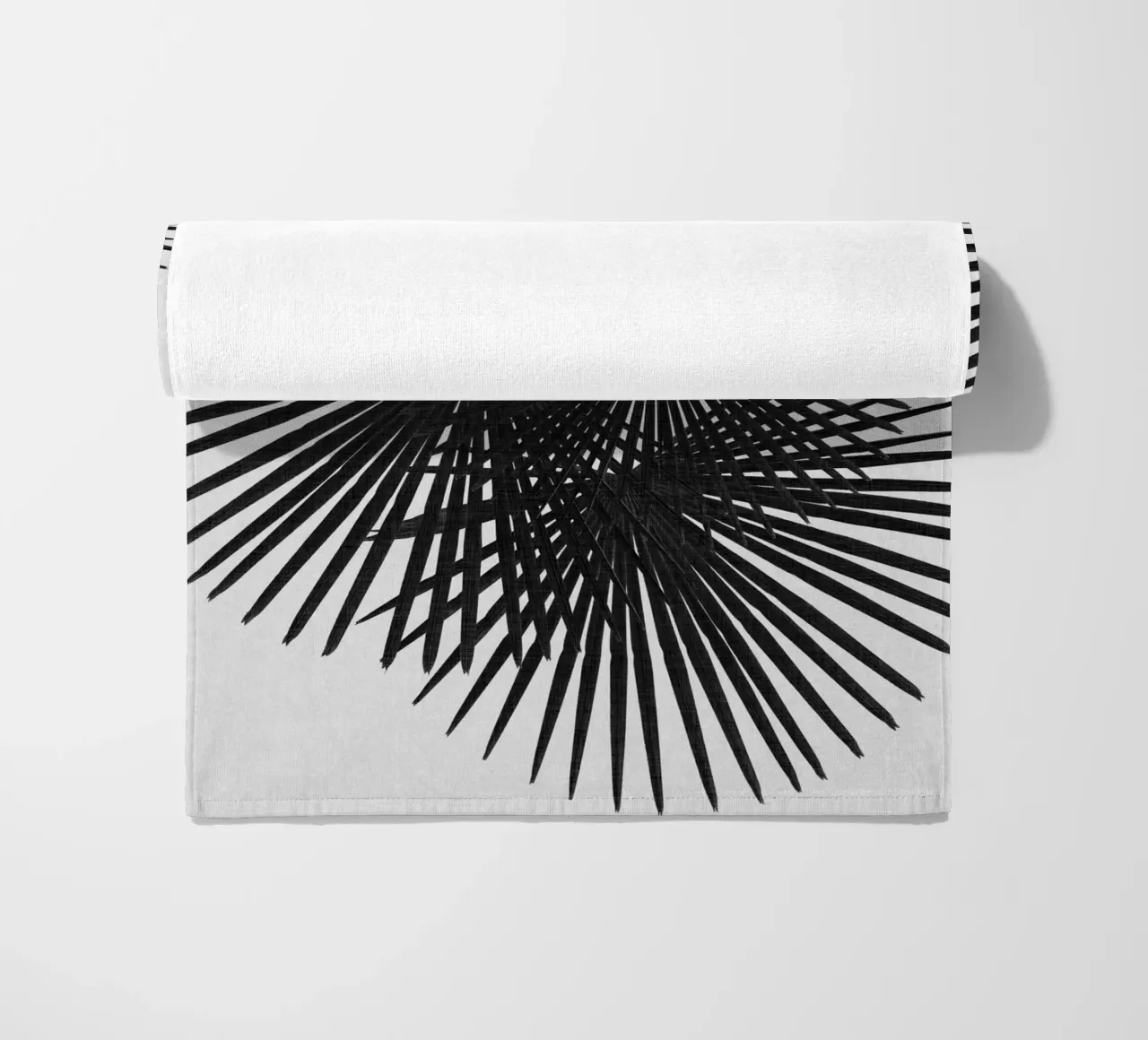 Ventaglio Palm in bianco e nero telo mare da Orara Studio