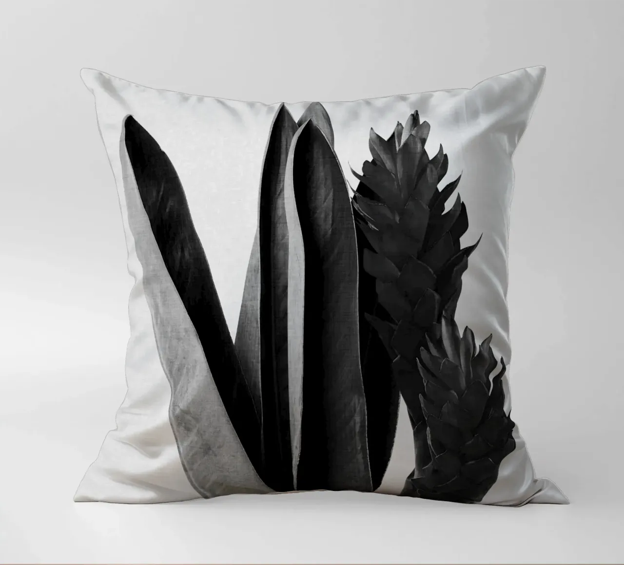 Fiore in bianco e nero cuscino da Orara Studio