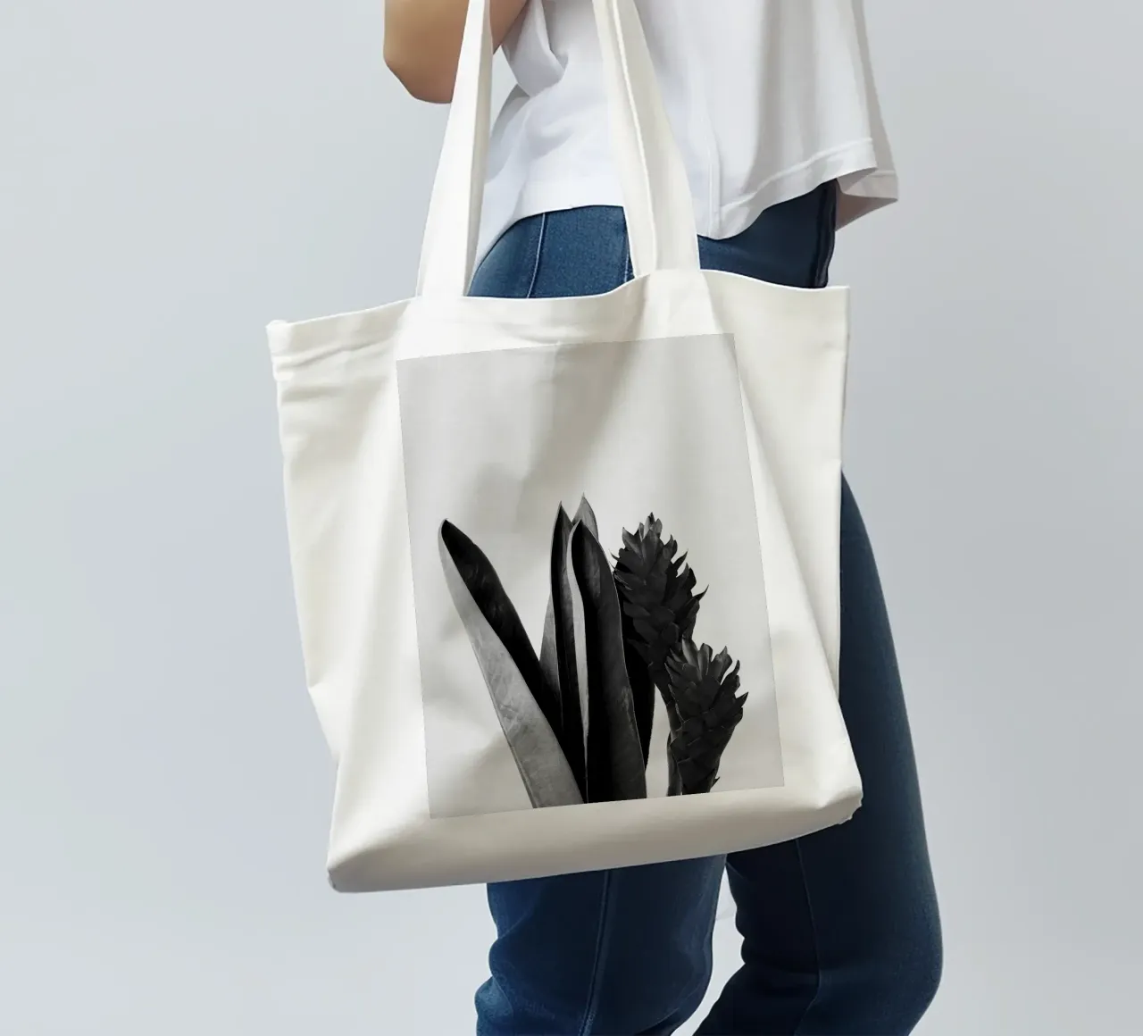 Fiore in bianco e nero borsa in juta da Orara Studio