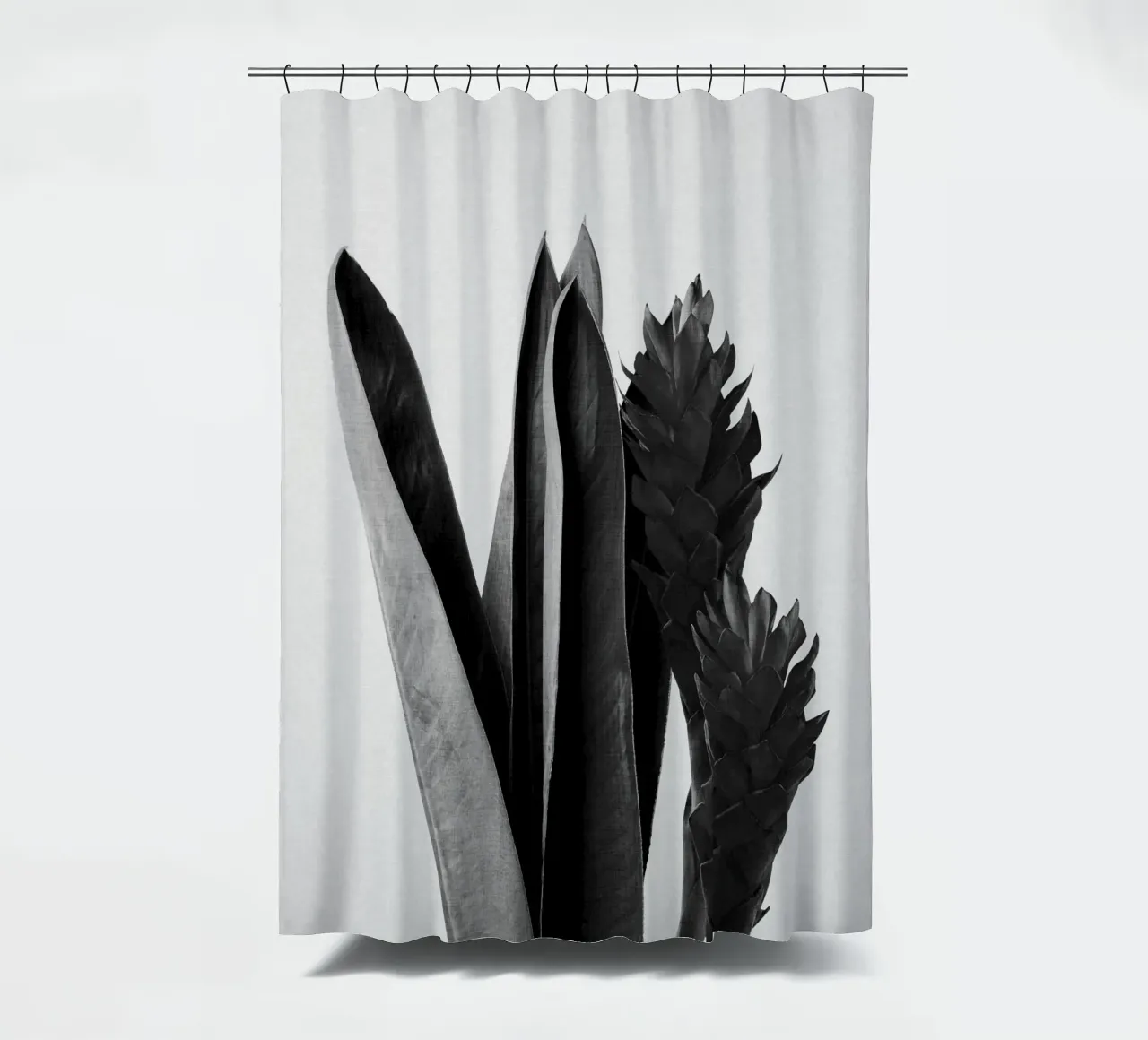 Fiore in bianco e nero tenda da doccia da Orara Studio