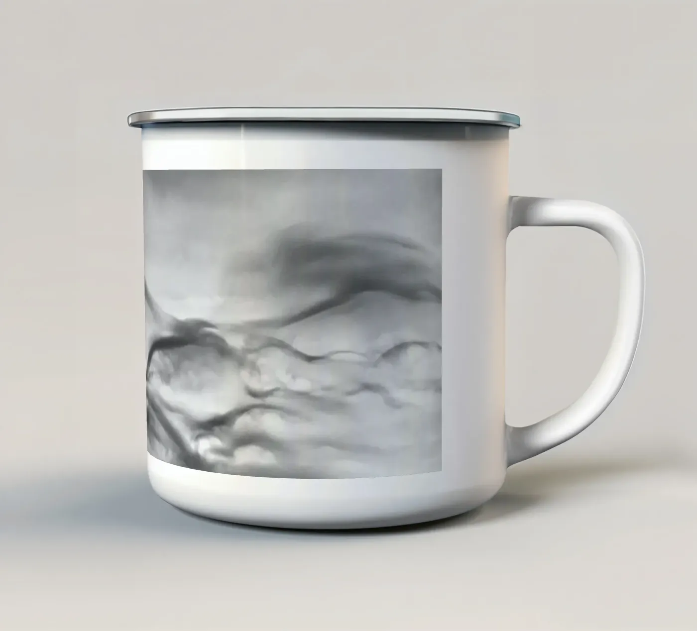 Motif de nuages mug en émail de Fjöllart