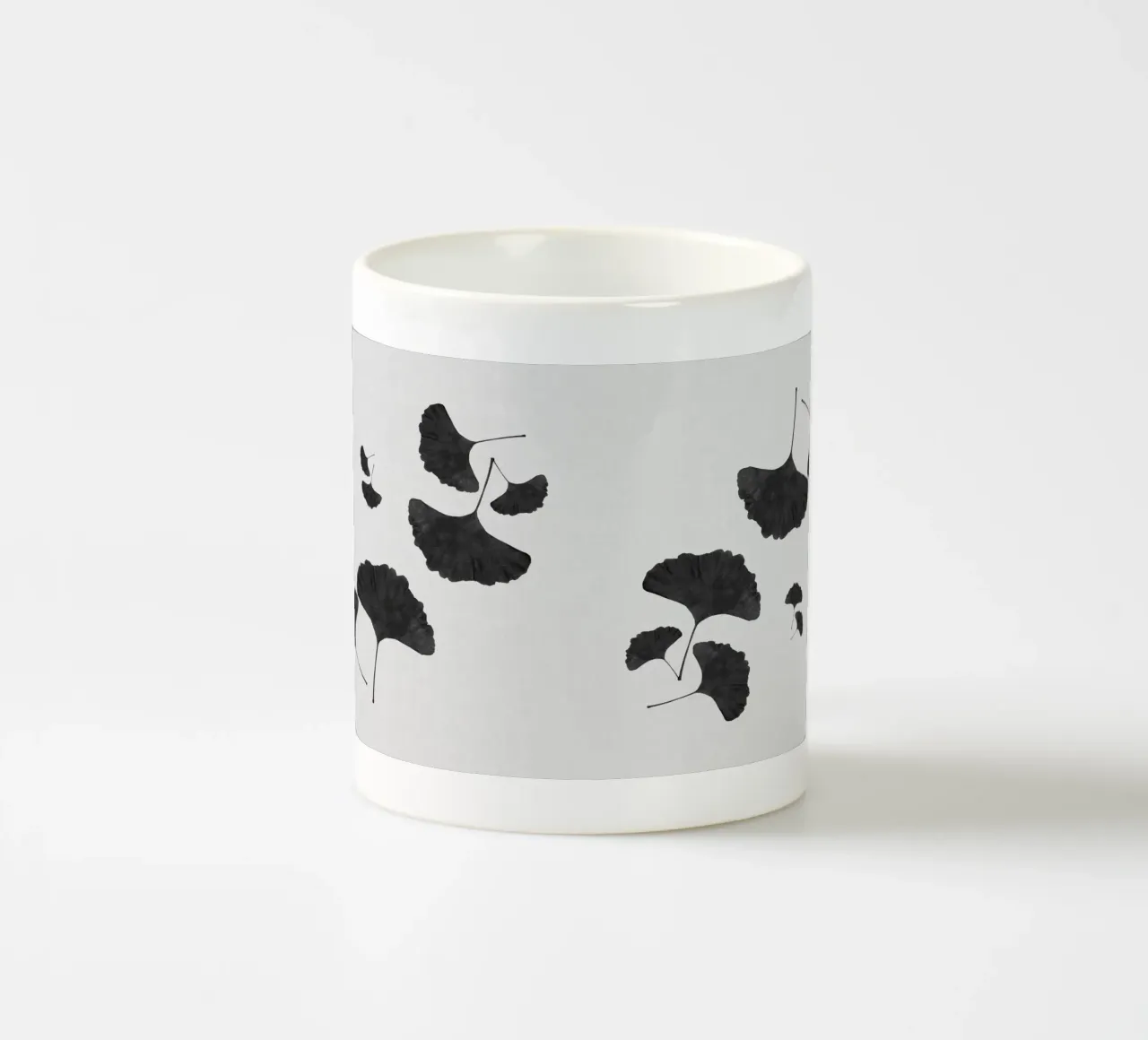 Foglie di ginkgo in bianco e nero I tazza in ceramica da Orara Studio