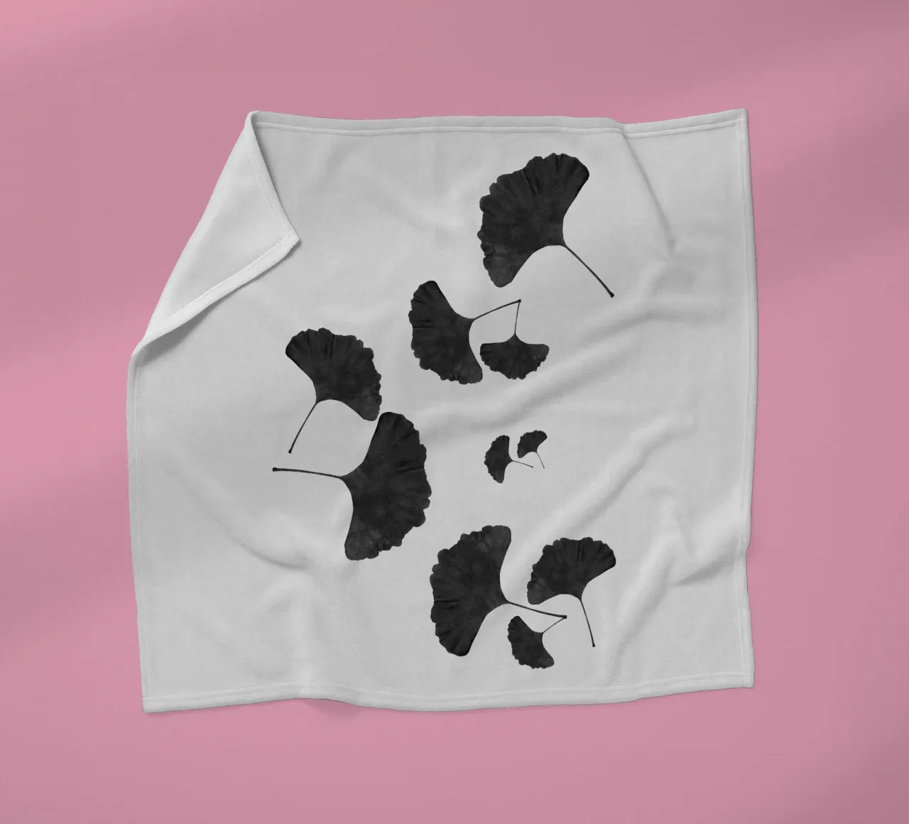 Foglie di ginkgo in bianco e nero I coperta in pile da Orara Studio