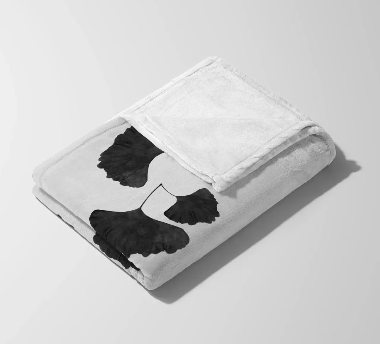 Foglie di ginkgo in bianco e nero I coperta in pile da Orara Studio