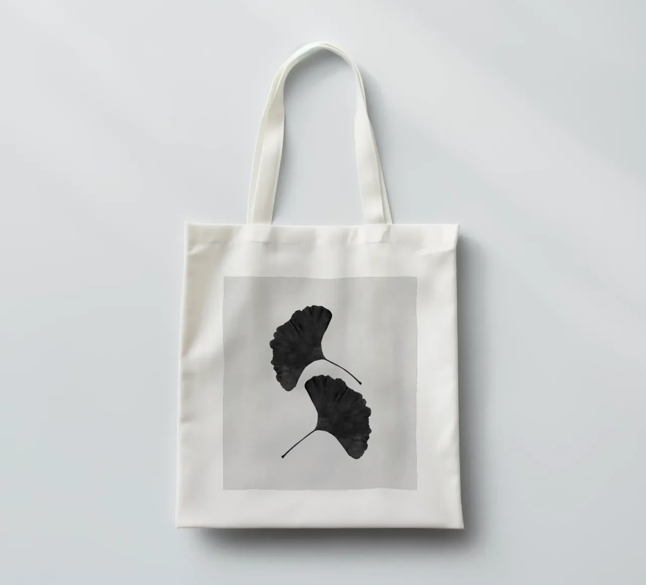 Foglia di ginkgo in bianco e nero II borsa in juta da Orara Studio