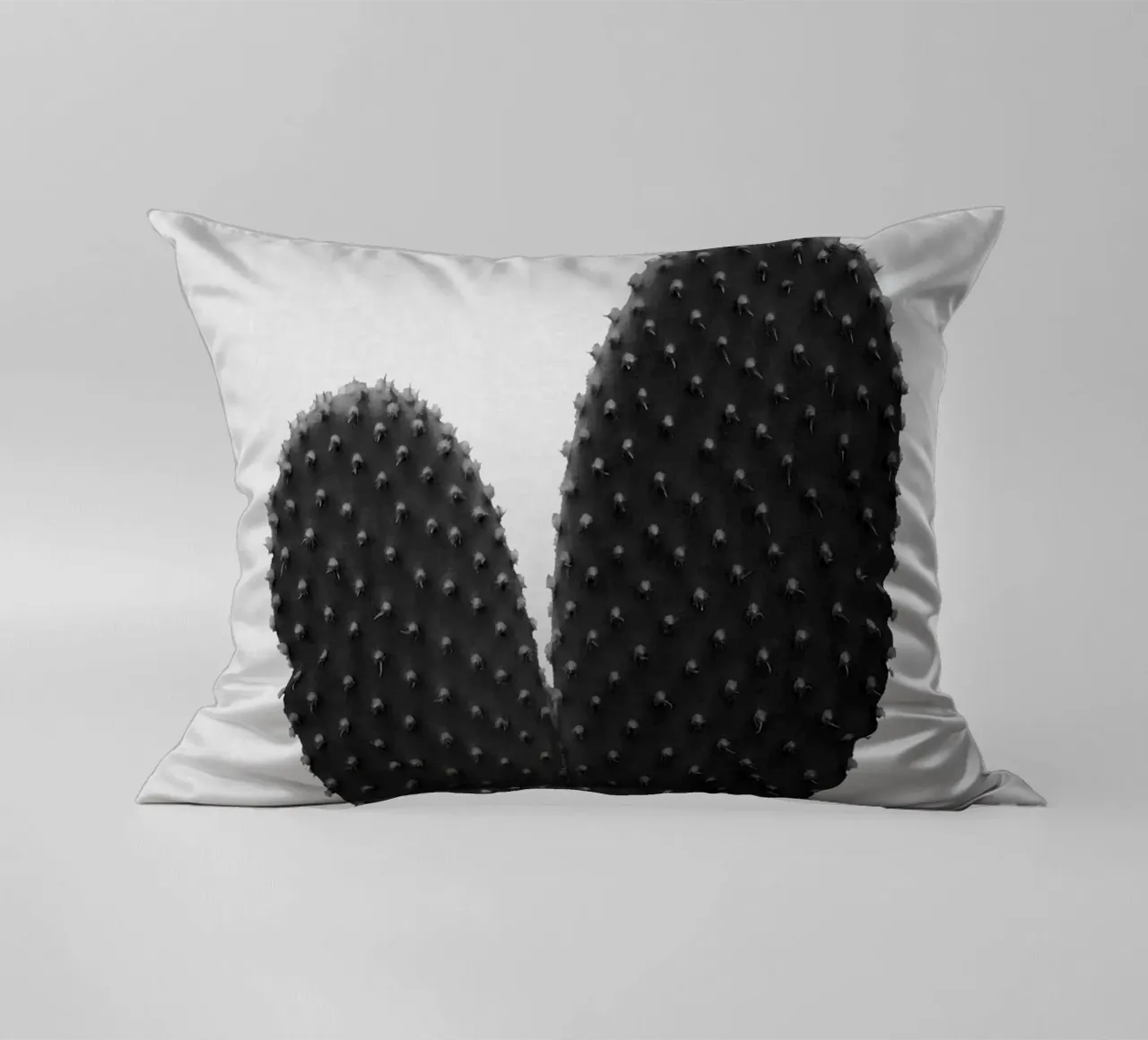 Cuore di cactus in bianco e nero cuscino da Orara Studio