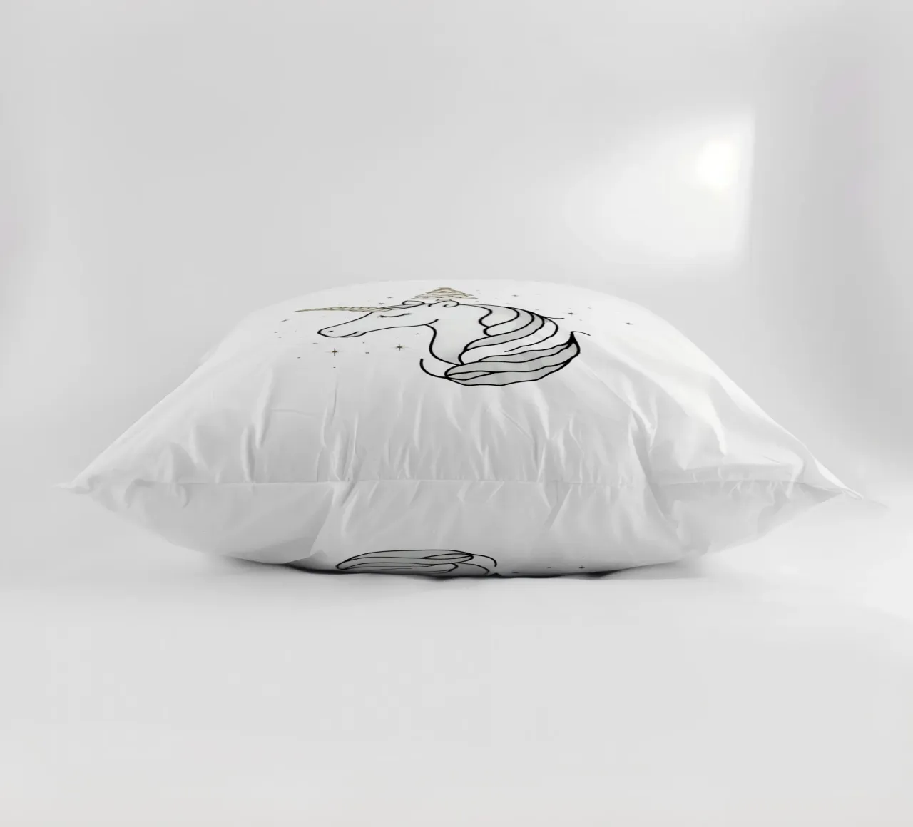 Chrismas Tree On Mine Unicorn cuscino da WAWAN HEID