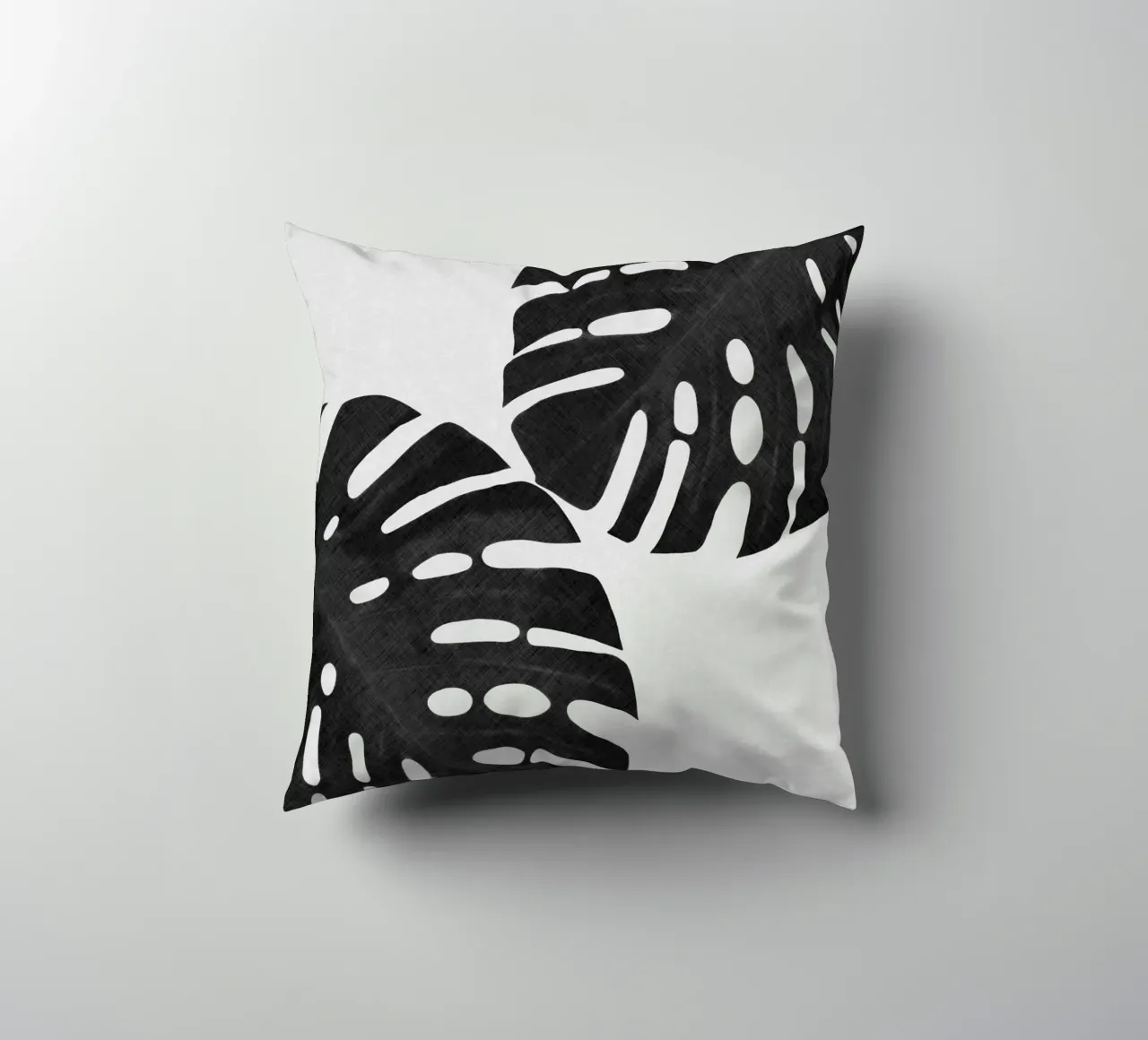 Monstera Foglia Bianco e Nero II cuscino da Orara Studio