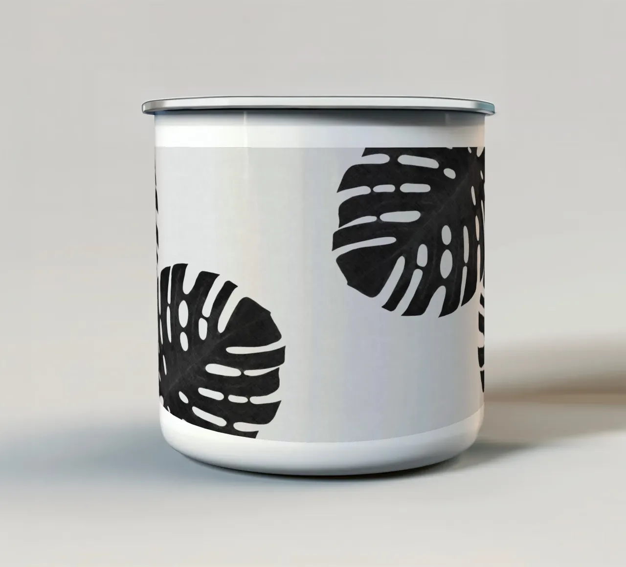 Monstera Foglia Bianco e Nero II tazza in smalto da Orara Studio