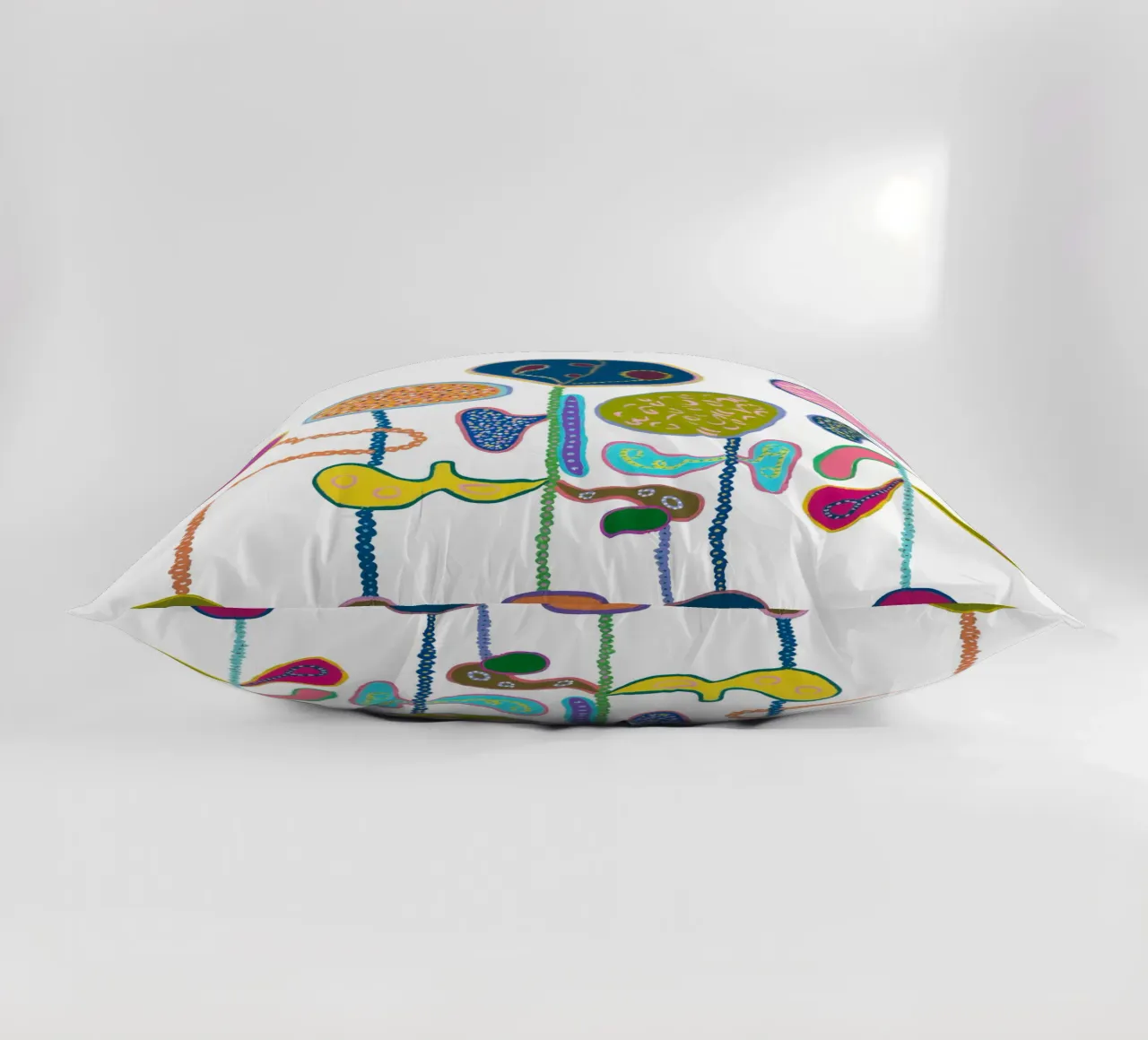 Bianco-blu cuscino da Helen Joynson