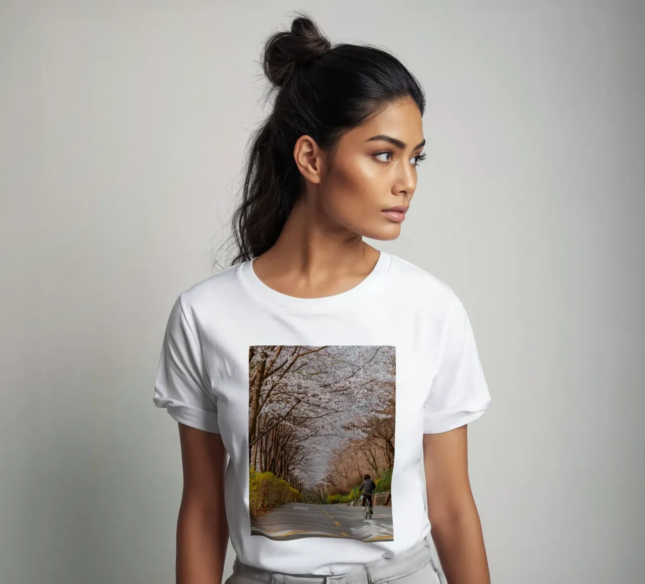 La strada dei ciliegi in fiore a Seul, Corea del Sud t-shirt da mbgraphx2