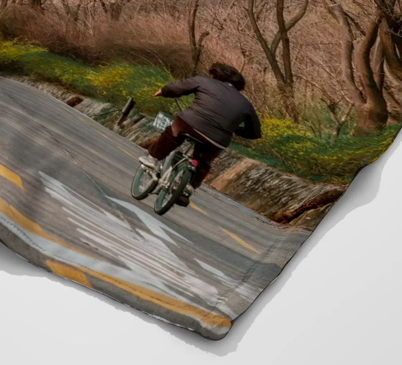 La strada dei ciliegi in fiore a Seul, Corea del Sud coperta in pile da mbgraphx2