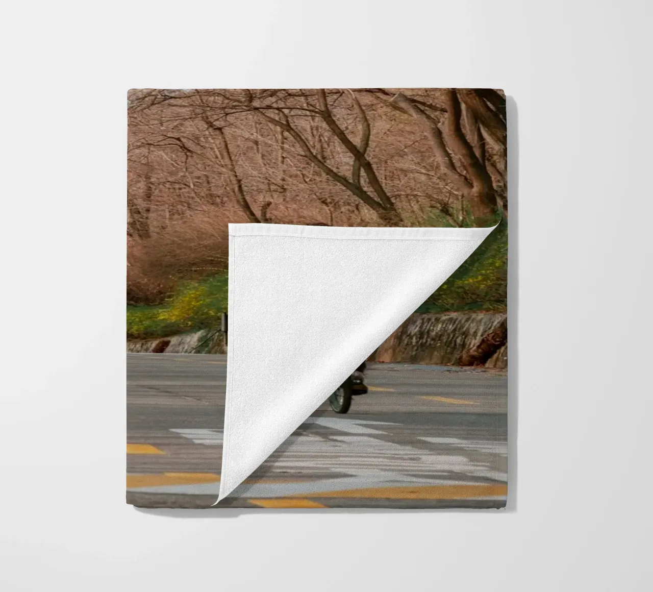 La strada dei ciliegi in fiore a Seul, Corea del Sud telo mare da mbgraphx2