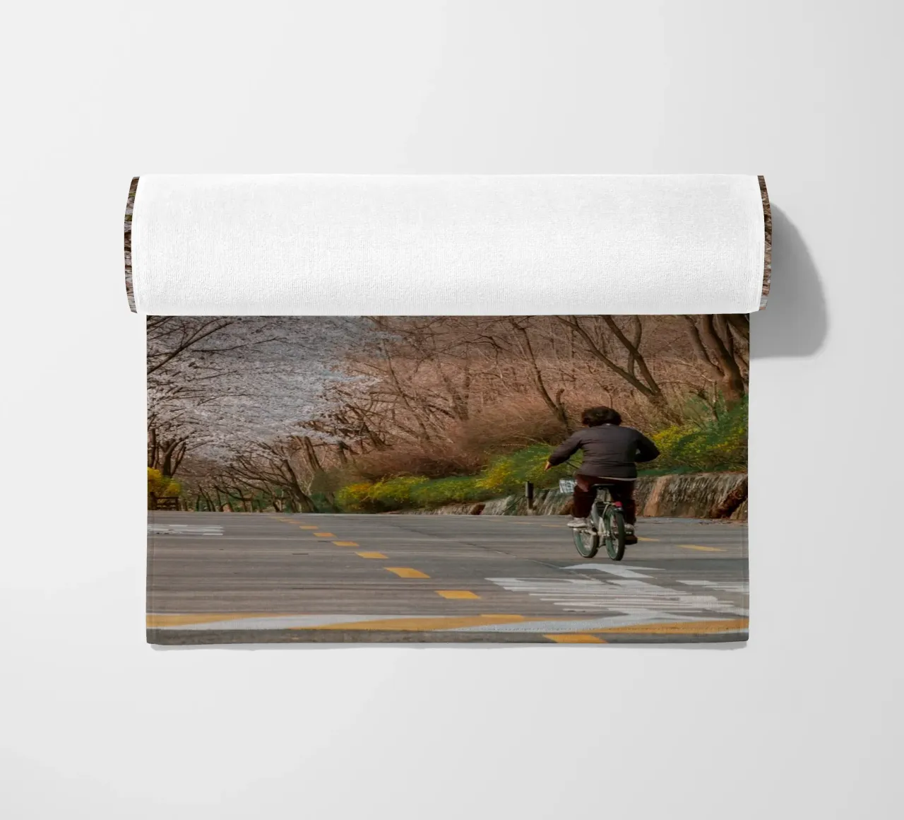 La strada dei ciliegi in fiore a Seul, Corea del Sud telo mare da mbgraphx2