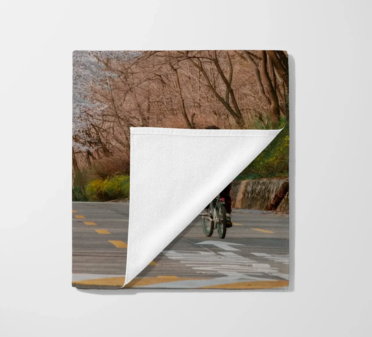 La strada dei ciliegi in fiore a Seul, Corea del Sud telo mare da mbgraphx2