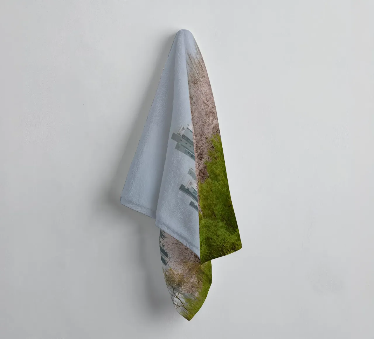 Strati di natura a Seul, Corea del Sud asciugamano da bagno da mbgraphx2