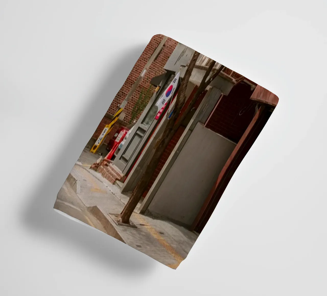 La strada dei ciliegi in fiore a Seul, Corea del Sud asciugamano da bagno da mbgraphx2