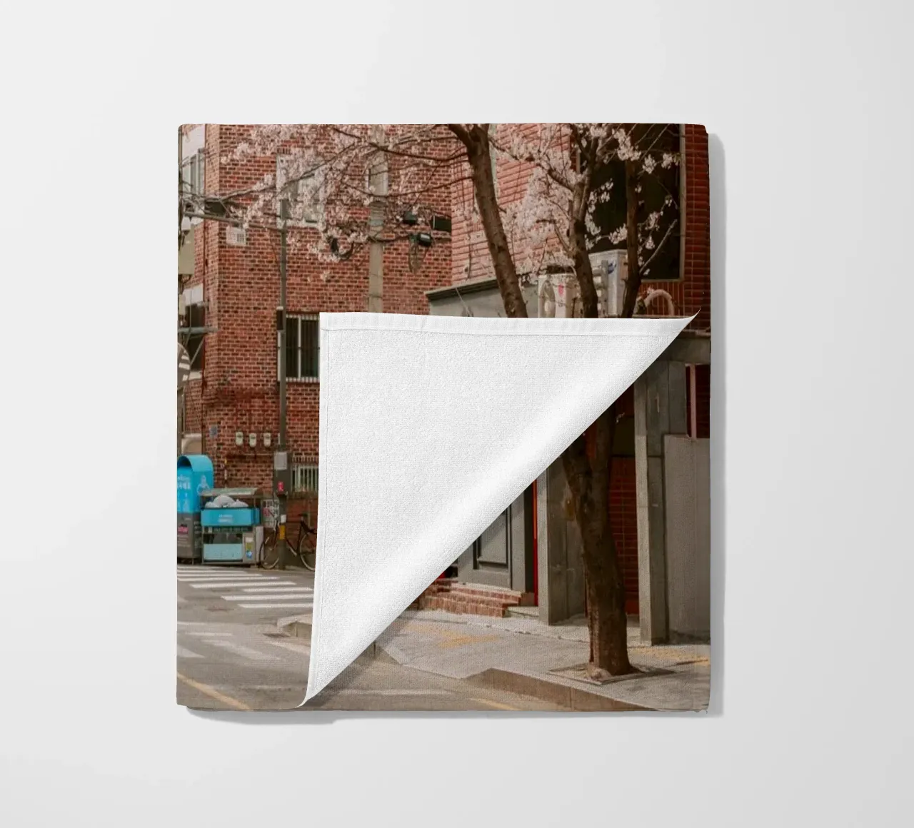 La strada dei ciliegi in fiore a Seul, Corea del Sud telo mare da mbgraphx2