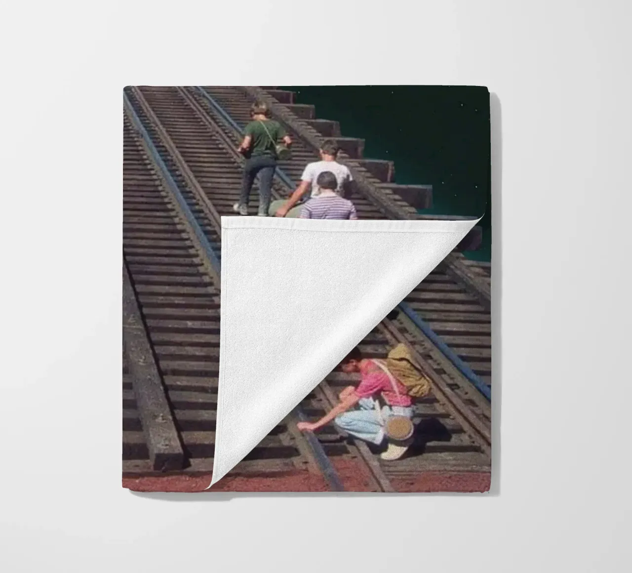 Questo treno termina qui telo mare da Dapidoka