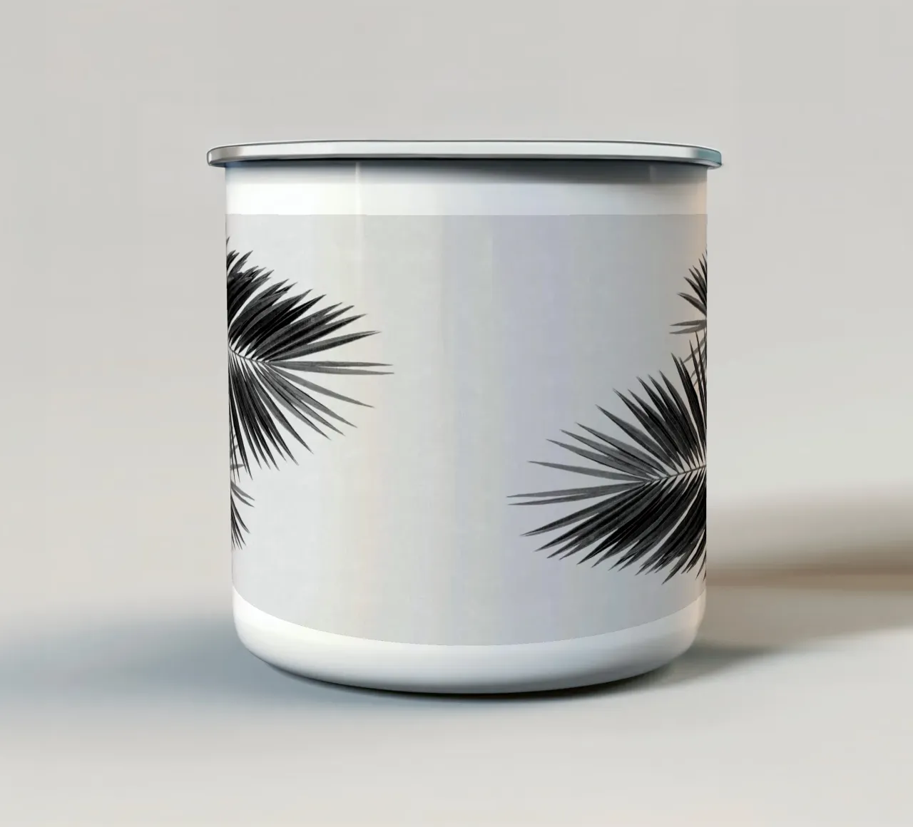 Foglia di palma in bianco e nero II tazza in smalto da Orara Studio