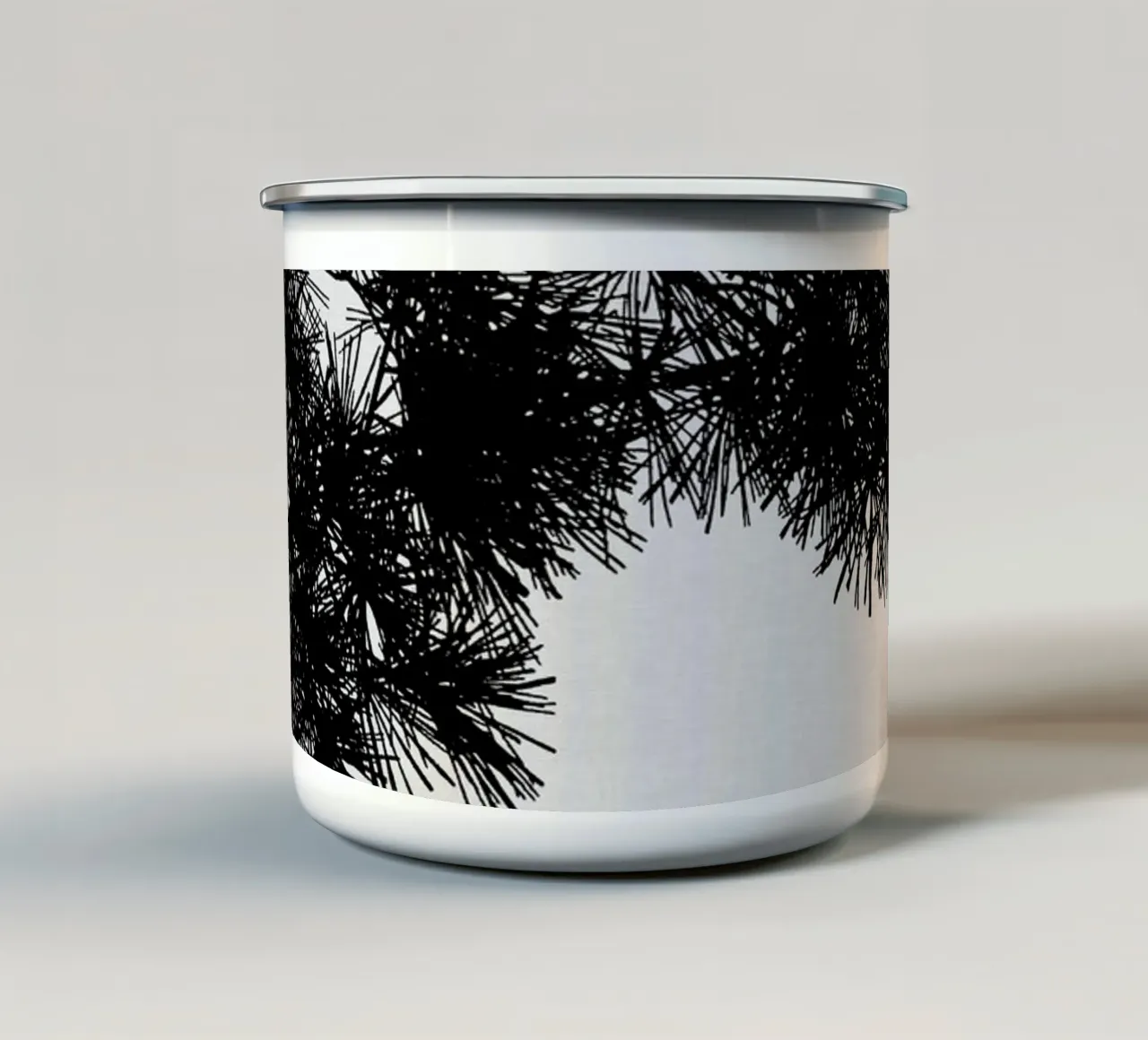 Albero di pino in bianco e nero tazza in smalto da Orara Studio