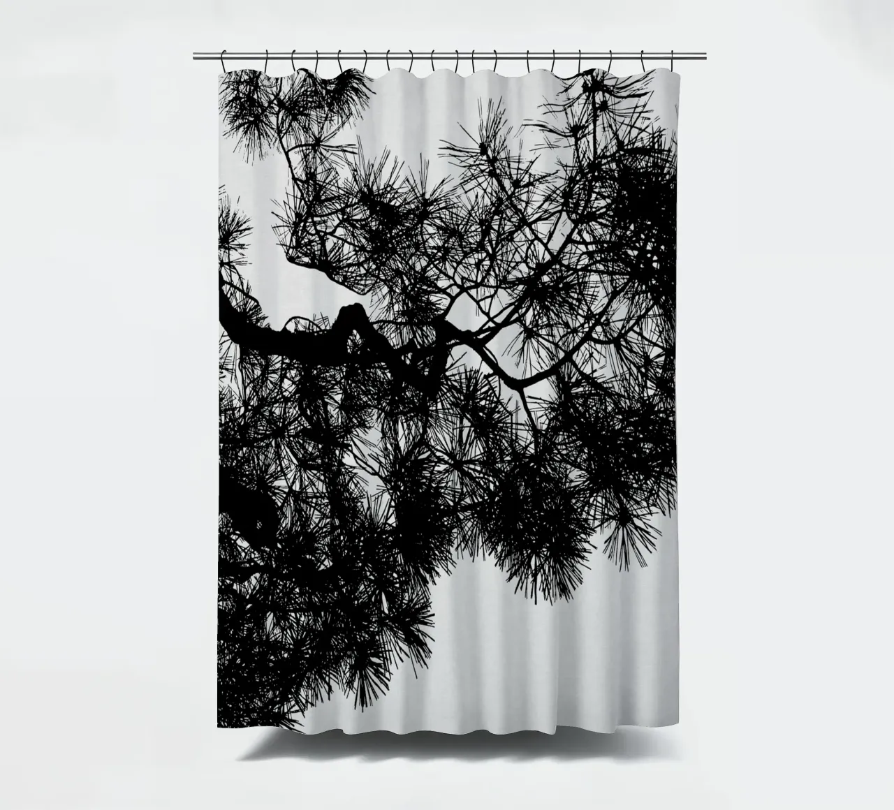 Albero di pino in bianco e nero tenda da doccia da Orara Studio