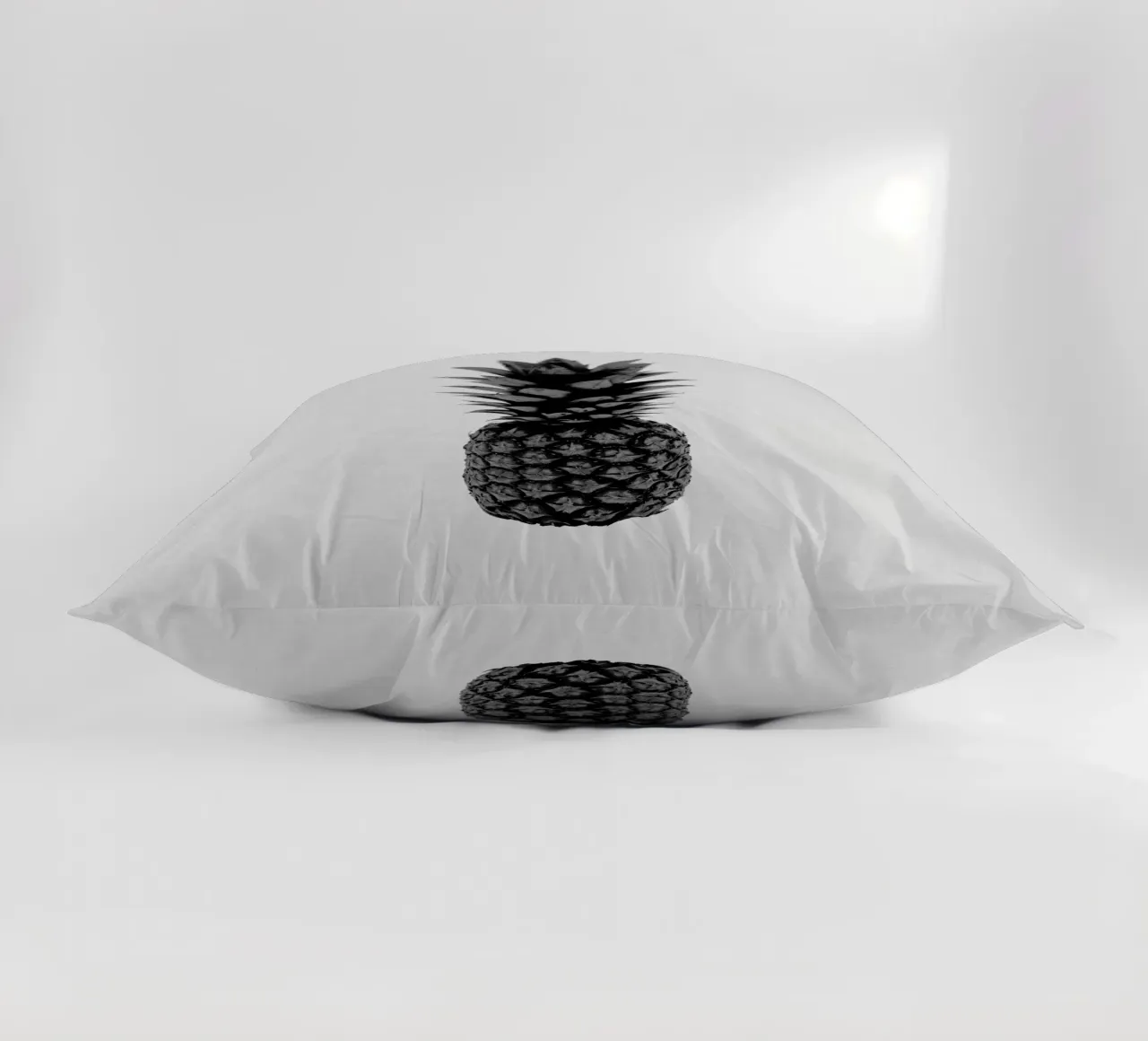 Ananas in bianco e nero cuscino da Orara Studio