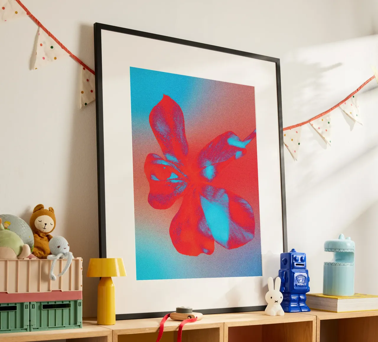 Negative Flower poster da Lynn Janet