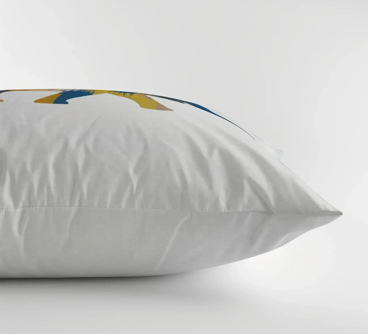 Eléphant bleu et jaune coussin de Orara Studio