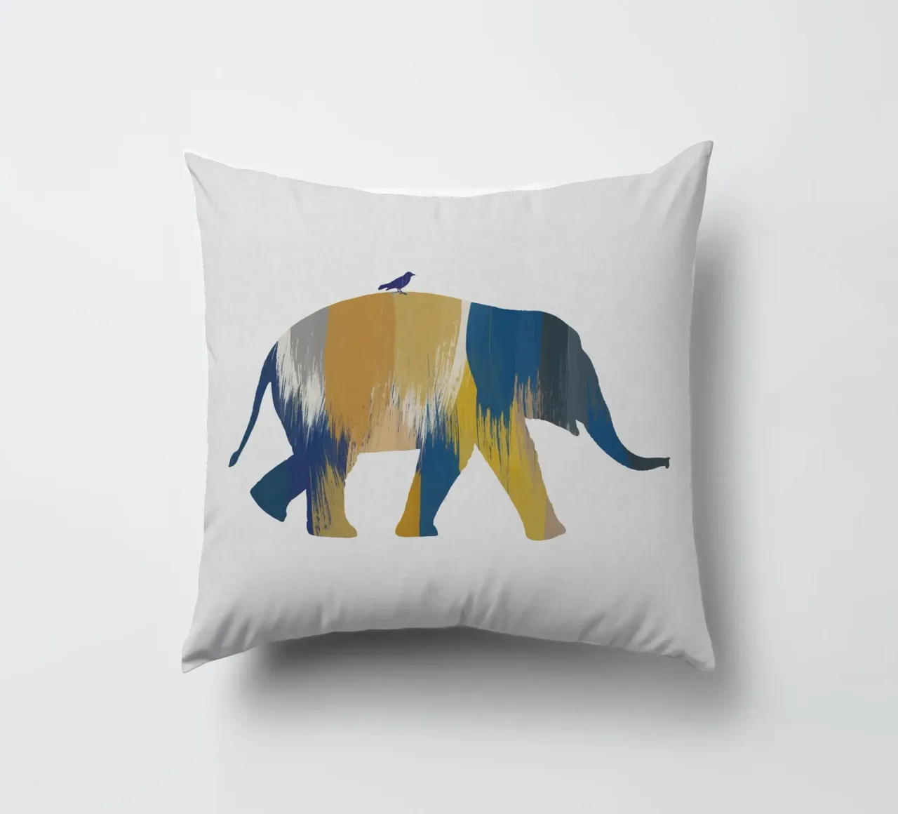 Eléphant bleu et jaune coussin de Orara Studio