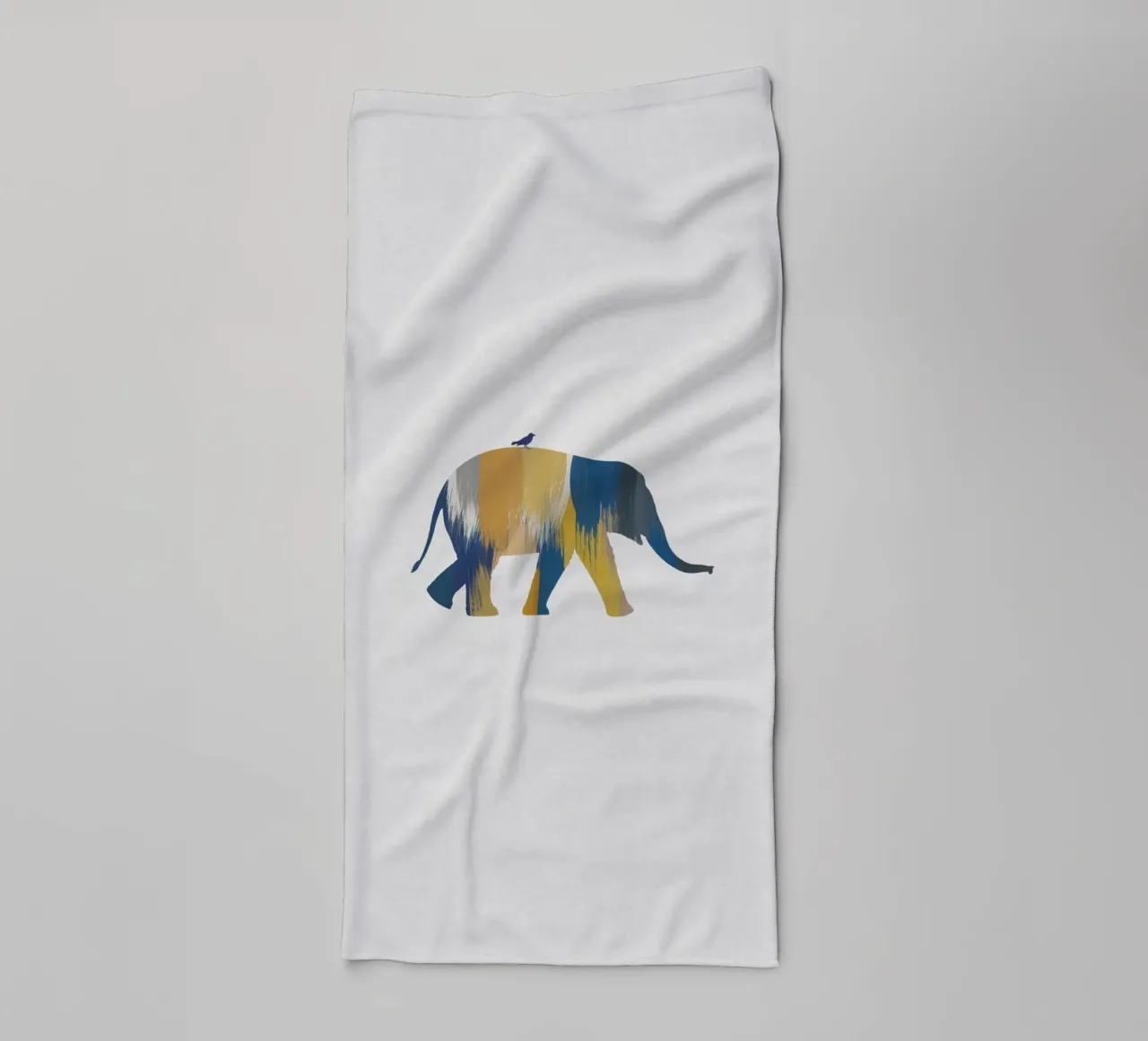Eléphant bleu et jaune serviette de bain de Orara Studio