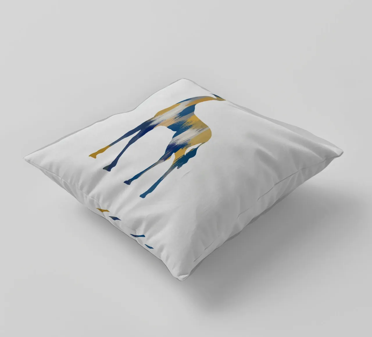 Girafe bleue et jaune coussin de Orara Studio