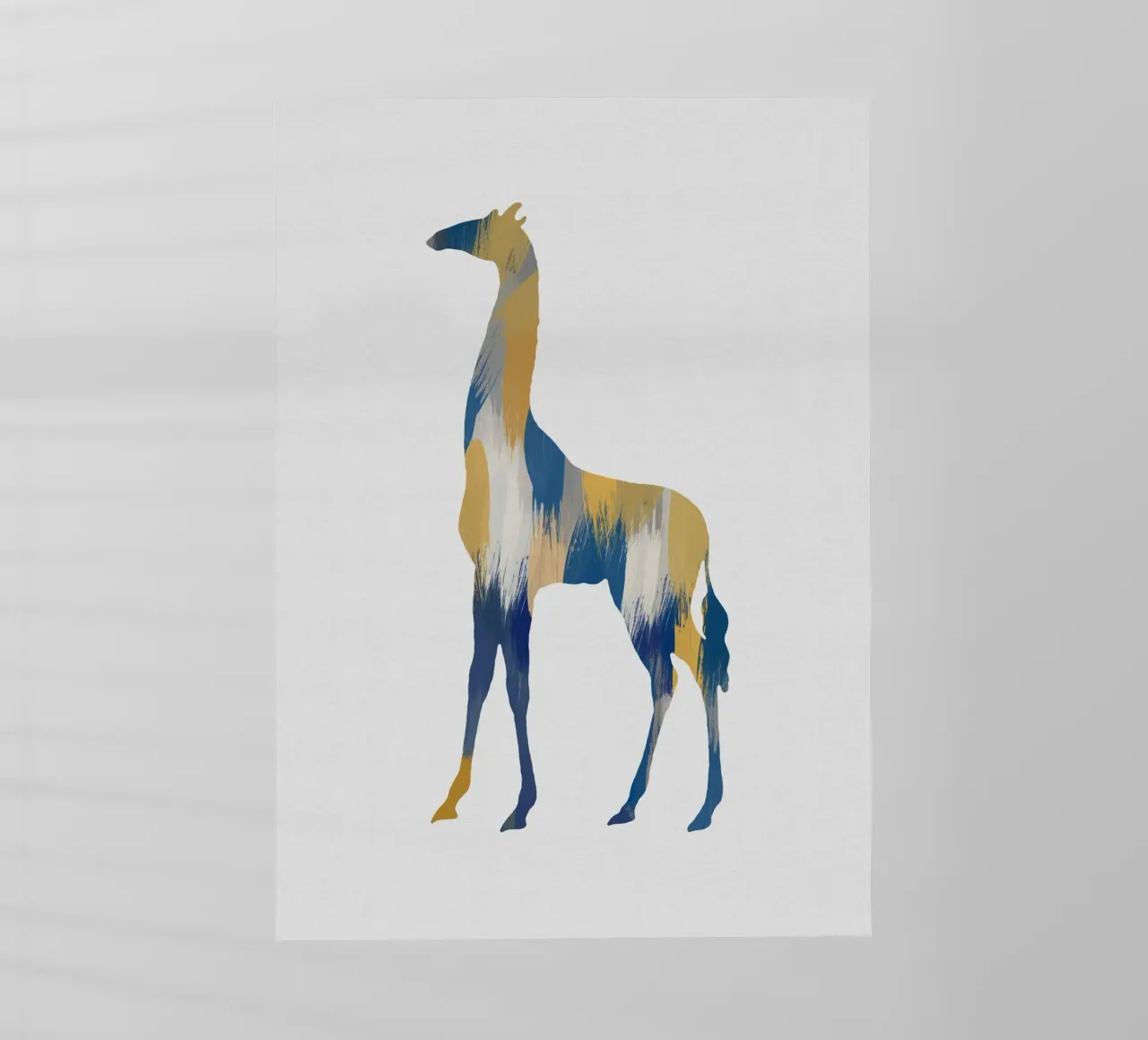 Giraffa blu e gialla pellicola backlit da Orara Studio