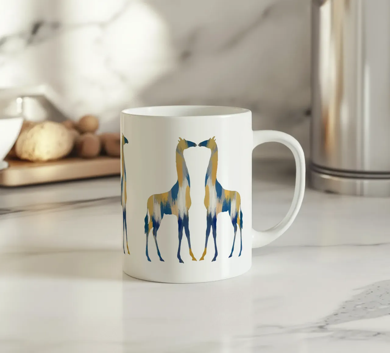 Giraffa blu e gialla tazza in ceramica da Orara Studio