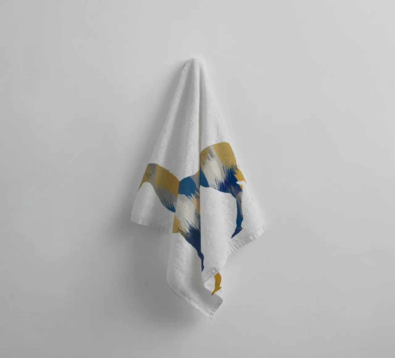 Girafe bleue et jaune serviette de bain de Orara Studio