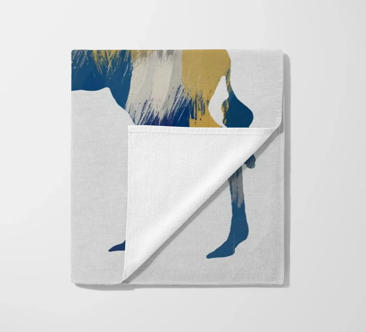 Girafe bleue et jaune serviette de plage de Orara Studio