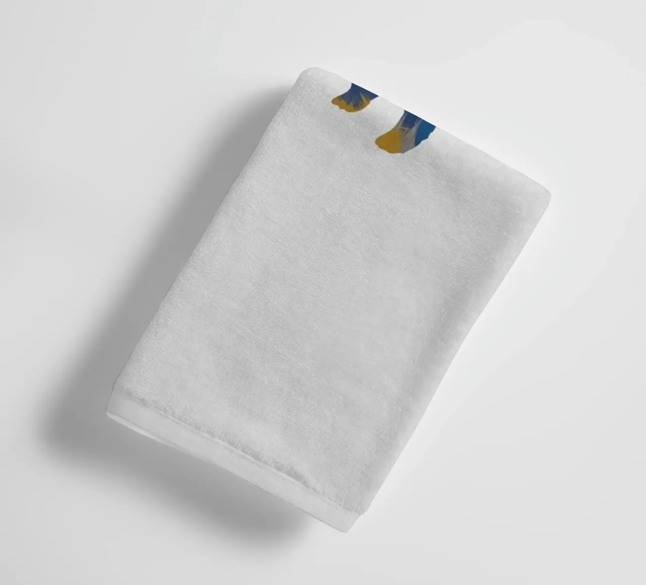 Hippopotame bleu et jaune serviette de bain de Orara Studio