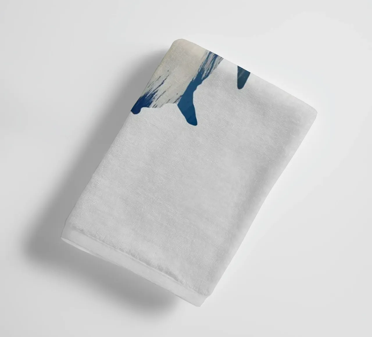 Pingouin bleu et jaune serviette de bain de Orara Studio