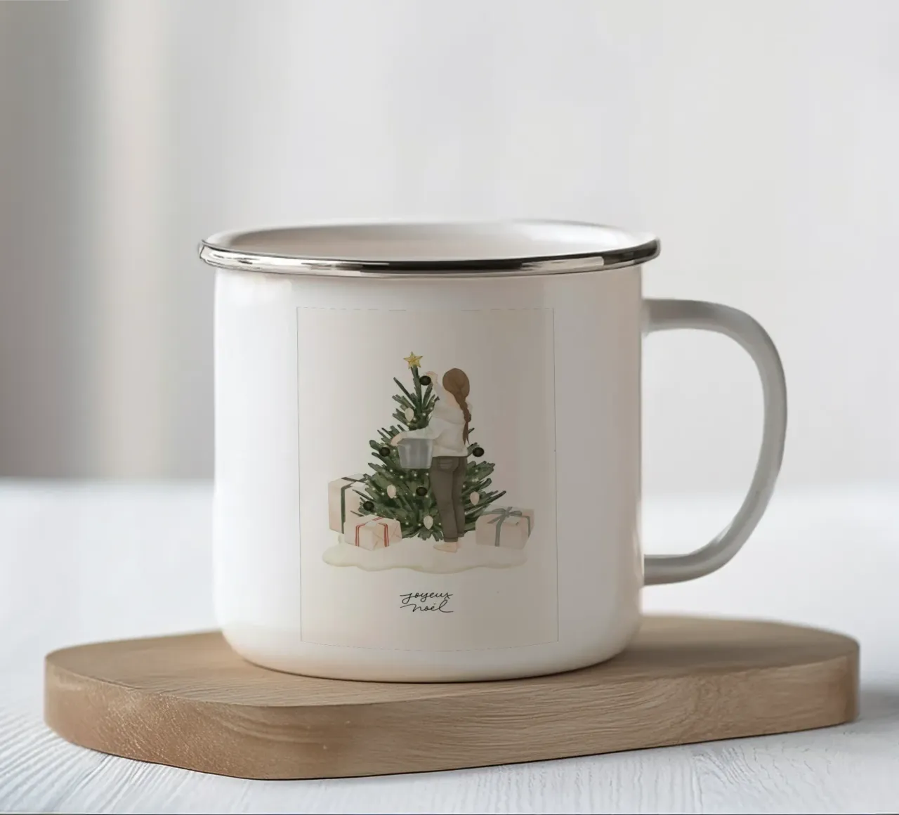 La femme devant le sapin tazza in smalto da Idées & Création