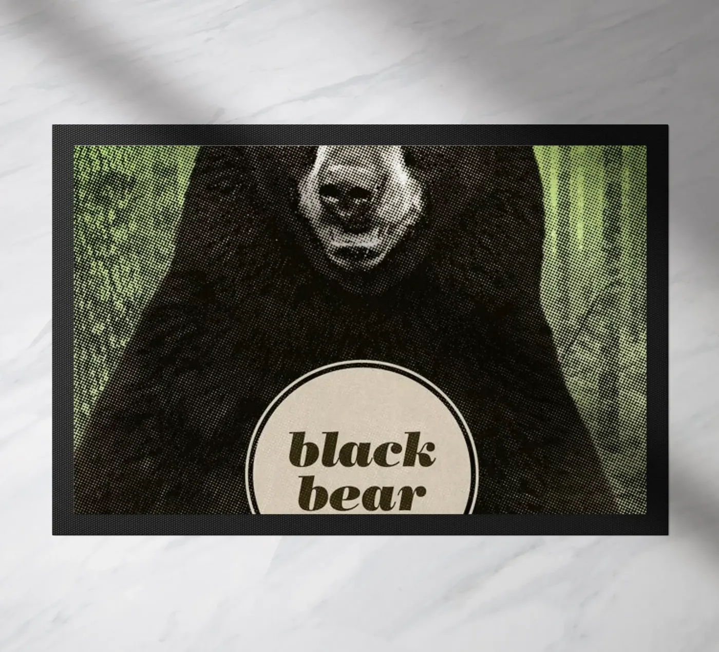 Black Bear Fußmatte von Chase Kunz